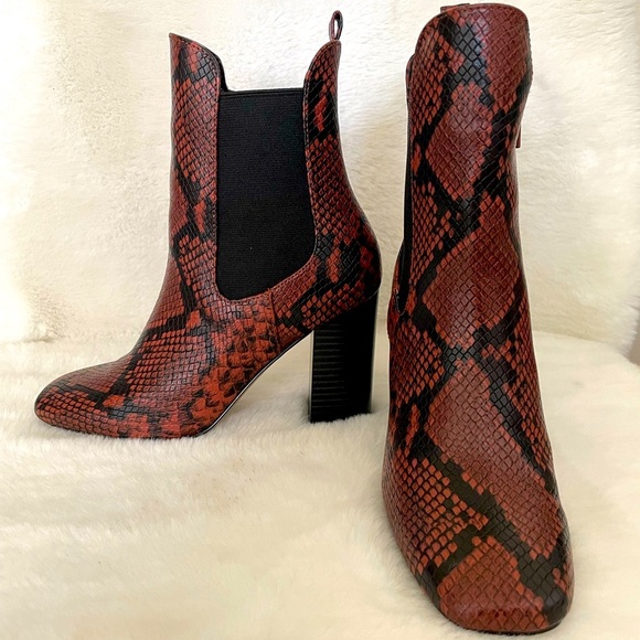 EXPRESS Snake Print Booties - Picture 10 of 12